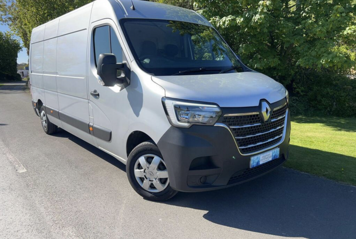 2022 Renault Master